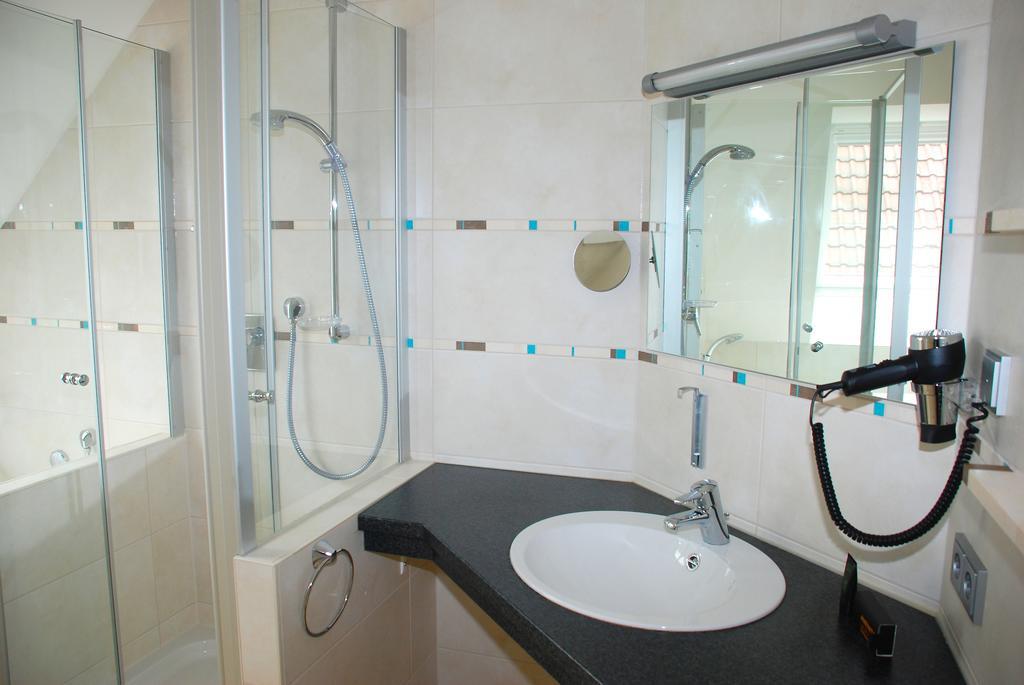 Hezelhof'S Radl-Hotel Wassertruedingen Ruang foto