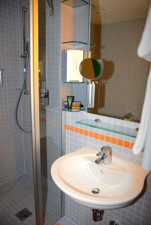 Hezelhof'S Radl-Hotel Wassertruedingen Ruang foto